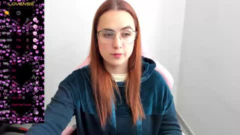 Dulce Maria online show from February 25, 7:03 pm