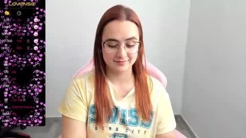 Dulce Maria online show from February 26, 8:00 pm