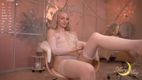 Snapshot of marylunamay chatting on June 21, 3:42 am Mary online show from June 21, 3:42 am