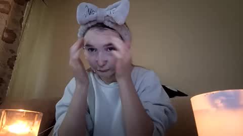 Hi My name is Elina Im 18 years old. online show from September 9, 7:19 am