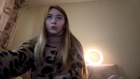 Hi My name is Elina Im 18 years old. online show from September 15, 6:46 am