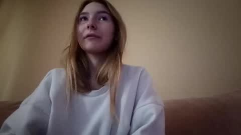 Hi My name is Elina Im 18 years old. online show from September 23, 6:38 am
