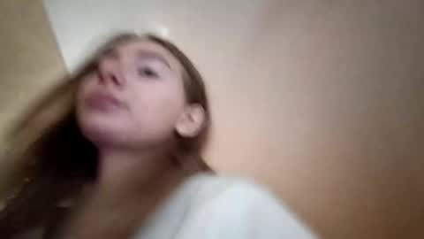 Hi My name is Elina Im 18 years old. online show from September 24, 6:06 am