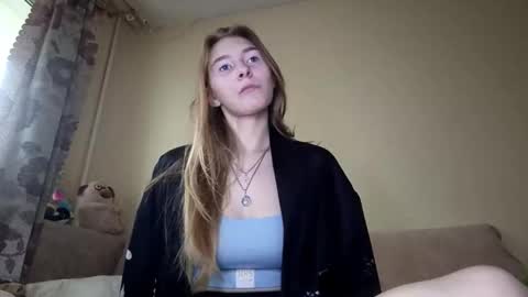 Hi My name is Elina Im 18 years old. online show from October 6, 6:00 am