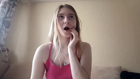Hi My name is Elina Im 18 years old. online show from October 20, 6:58 am