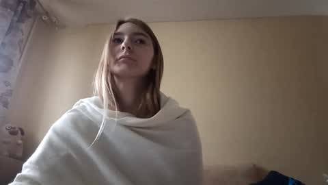 Hi My name is Elina Im 18 years old. online show from October 23, 6:45 am