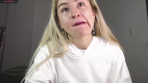 maryly rose online show from October 19, 5:02 pm