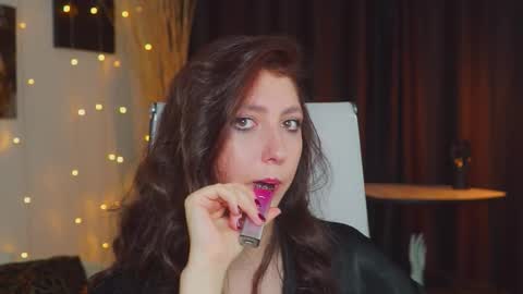 Mary Miller online show from October 16, 6:25 am