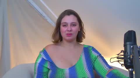Snapshot of marymurrays chatting on September 22, 7:05 pm MaryMurrays online show from September 22, 7:05 pm