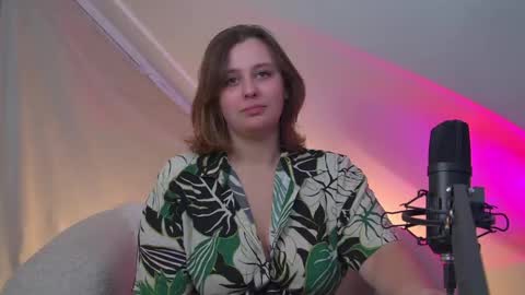 Snapshot of marymurrays chatting on September 29, 6:46 pm MaryMurrays online show from September 29, 6:46 pm