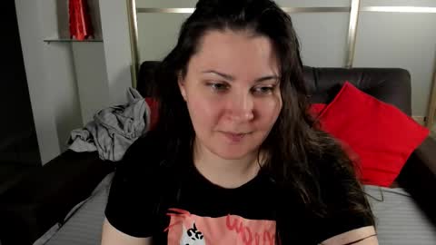 Mary online show from October 10, 5:01 pm