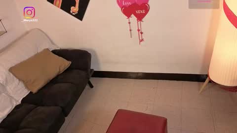 Snapshot of maryybellax chatting on February 15, 11:01 pm maryybellax online show from February 15, 11:01 pm