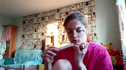 Kelly online show from April 21, 9:37 am