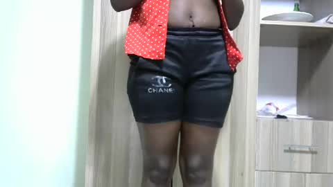 Cate online show from February 8, 6:12 pm