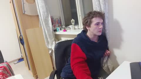 Snapshot of mash_potatoes_are_good chatting on December 17, 2:44 am mash_potatoes_are_good online show from December 17, 2:44 am