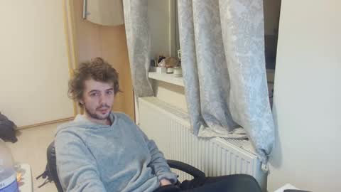 Snapshot of mash_potatoes_are_good chatting on February 22, 3:56 am mash_potatoes_are_good online show from February 22, 3:56 am