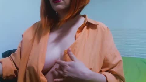 Snapshot of mashaforever7 chatting on September 21, 8:49 am mashaforever7 online show from September 21, 8:49 am