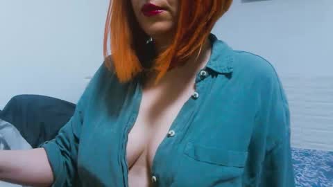 Snapshot of mashaforever7 chatting on October 4, 7:17 am mashaforever7 online show from October 4, 7:17 am