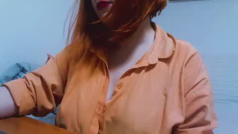 Snapshot of mashaforever7 chatting on October 18, 2:36 am mashaforever7 online show from October 18, 2:36 am