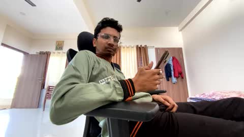 Mask Boy online show from December 19, 8:23 am