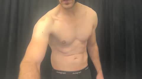 Snapshot of maskedfucktoy chatting on November 18, 10:09 am MaskedFuckToy online show from November 18, 10:09 am