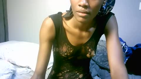 Snapshot of maskgang001 chatting on October 1, 2:06 am maskgang001 online show from October 1, 2:06 am