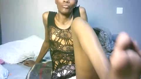 Snapshot of maskgang001 chatting on October 15, 1:50 am maskgang001 online show from October 15, 1:50 am