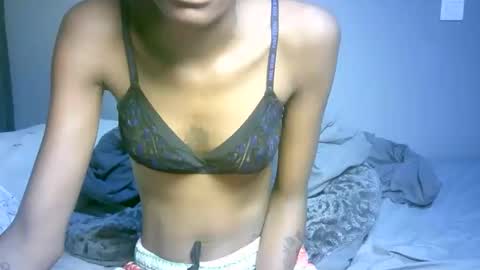 Snapshot of maskgang001 chatting on October 30, 2:24 am maskgang001 online show from October 30, 2:24 am