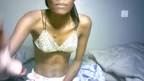 maskgang001 online show from March 6, 4:31 am