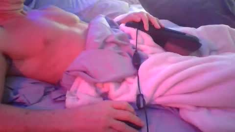 Snapshot of massageartist chatting on May 11, 12:44 pm HappyZending online show from May 11, 12:44 pm