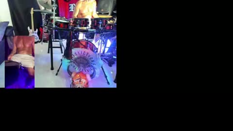 Snapshot of massageartist chatting on July 19, 10:13 pm HappyZending online show from July 19, 10:13 pm