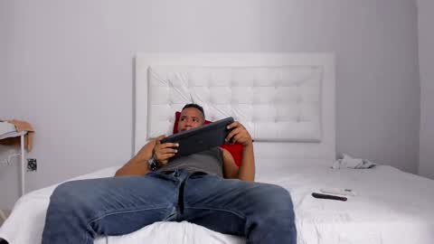 Snapshot of massagem_spa chatting on February 28, 1:37 am Lucas online show from February 28, 1:37 am