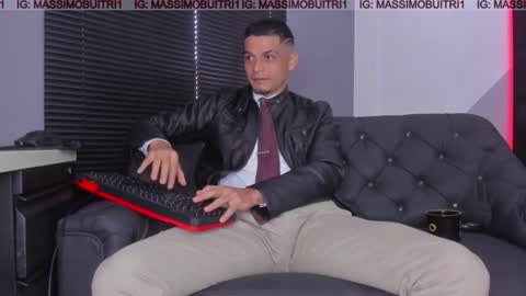 I am Massimo online show from November 22, 2:05 pm