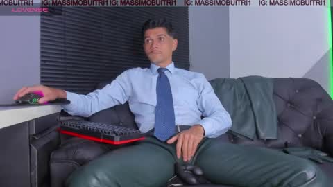 I am Massimo online show from April 23, 1:51 am