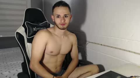 massimo online show from December 18, 2:53 am