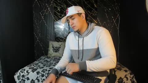 massimo_vidal online show from February 14, 12:02 pm