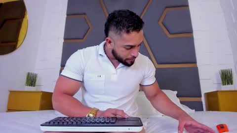 Snapshot of massimofiore_ chatting on September 29, 3:11 am Massimo online show from September 29, 3:11 am