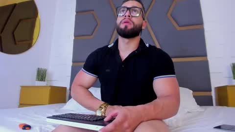 Snapshot of massimofiore_ chatting on September 30, 3:44 am Massimo online show from September 30, 3:44 am