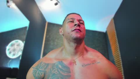 massimowalton2 online show from January 21, 1:22 pm