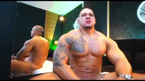 massimowalton2 online show from October 1, 1:44 am