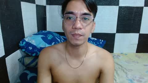 Snapshot of massive_boner02 chatting on December 3, 2:03 am massive_boner02 online show from December 3, 2:03 am