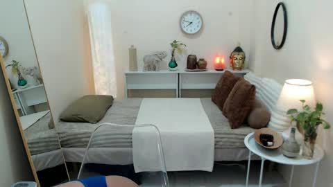 Goddess Mharian online show from April 25, 7:11 pm