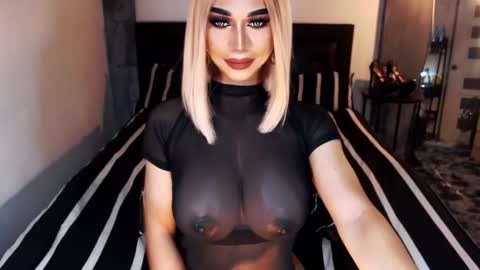 Snapshot of massivecockxmistress chatting on October 12, 3:05 am Aica online show from October 12, 3:05 am