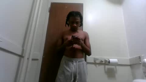 Snapshot of massivemalik chatting on December 30, 6:31 am massivemalik online show from December 30, 6:31 am