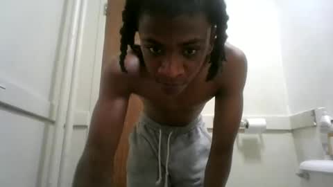 Snapshot of massivemalik chatting on December 30, 9:37 am massivemalik online show from December 30, 9:37 am