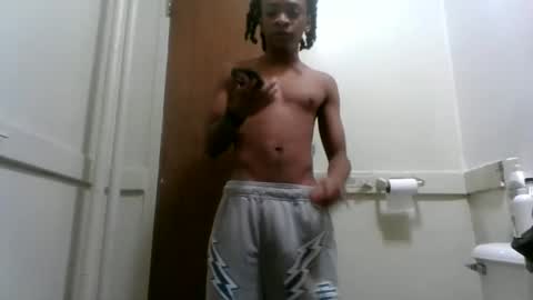 Snapshot of massivemalik chatting on January 1, 6:27 pm massivemalik online show from January 1, 6:27 pm