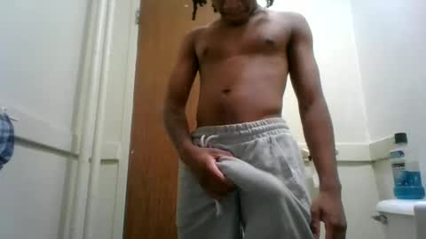 Snapshot of massivemalik chatting on January 10, 6:31 am massivemalik online show from January 10, 6:31 am