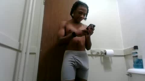 Snapshot of massivemalik chatting on January 11, 9:04 pm massivemalik online show from January 11, 9:04 pm