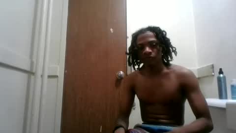 Snapshot of massivemalik chatting on January 12, 6:28 am massivemalik online show from January 12, 6:28 am