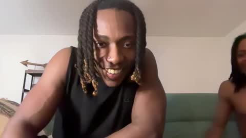 Snapshot of massivemalik chatting on March 6, 9:03 am massivemalik online show from March 6, 9:03 am